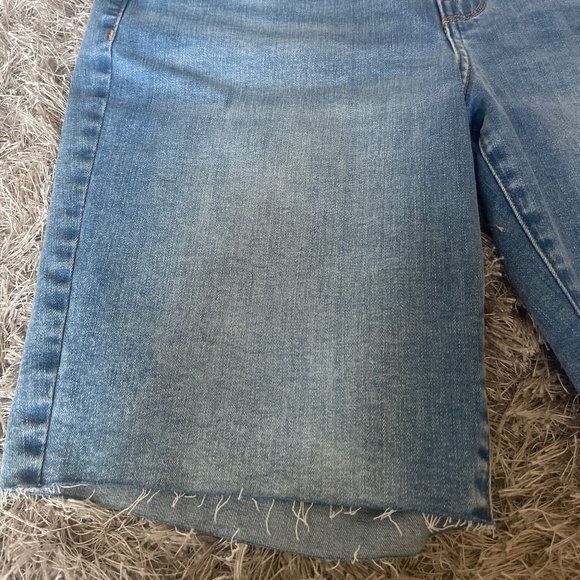 NWT Wonderly Mid Rise Denim Bermuda Shorts - Picture 2 of 5